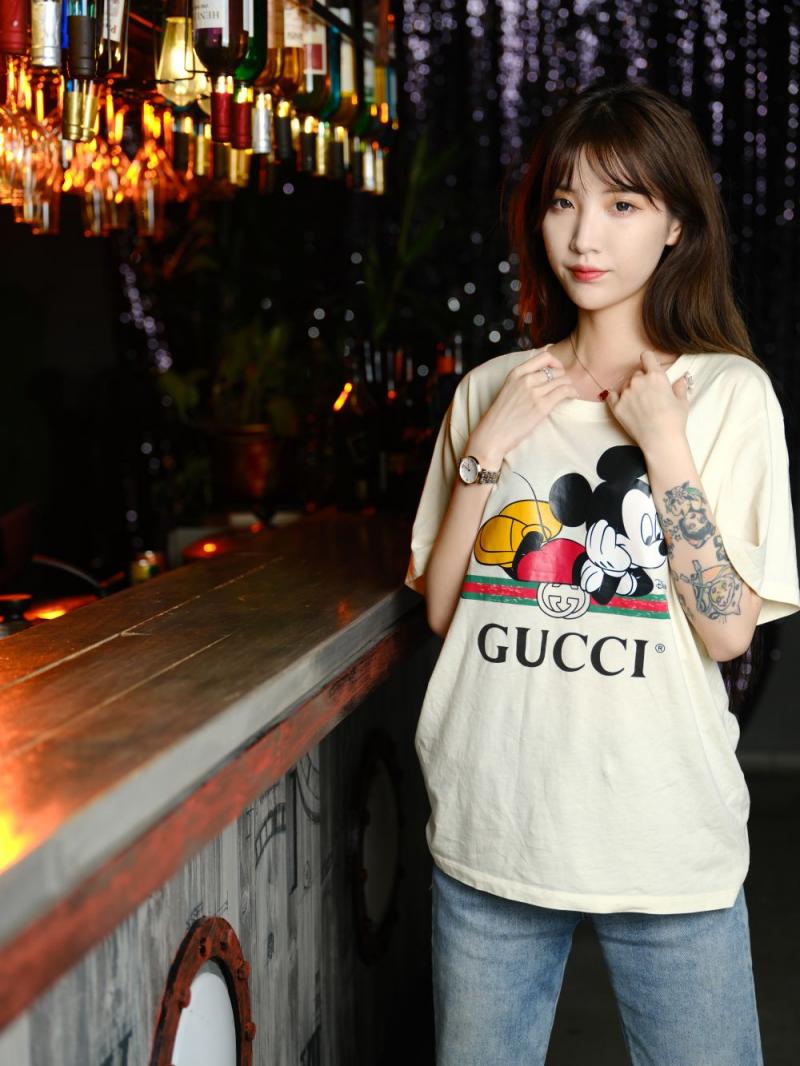 牛仔裤妹妹真的太纯了