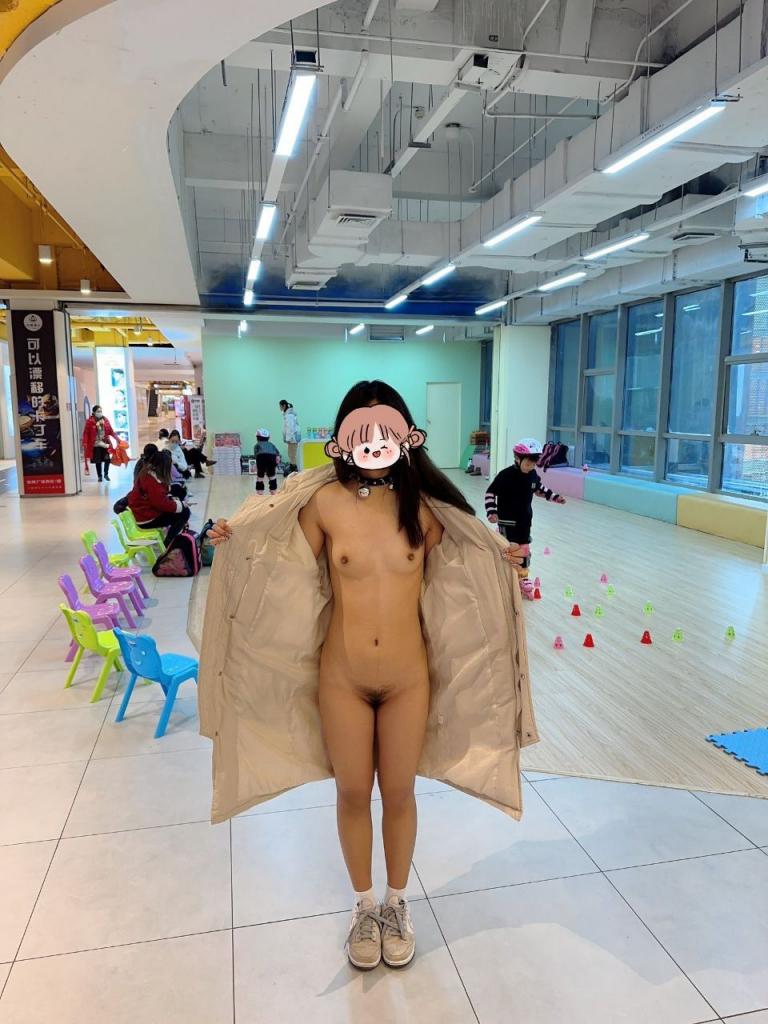 爱露出的xiao姐姐