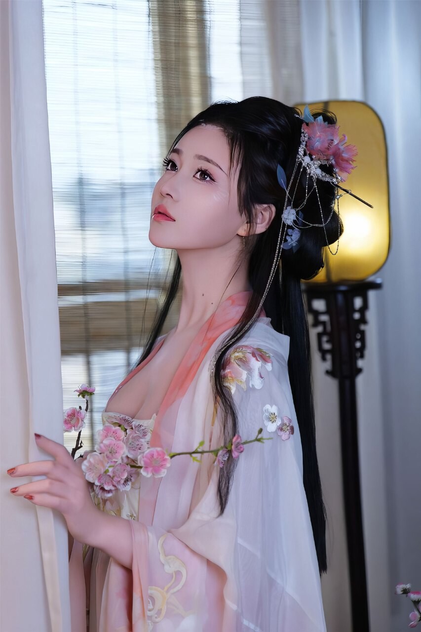 霓裳，橙白绽放花之美人