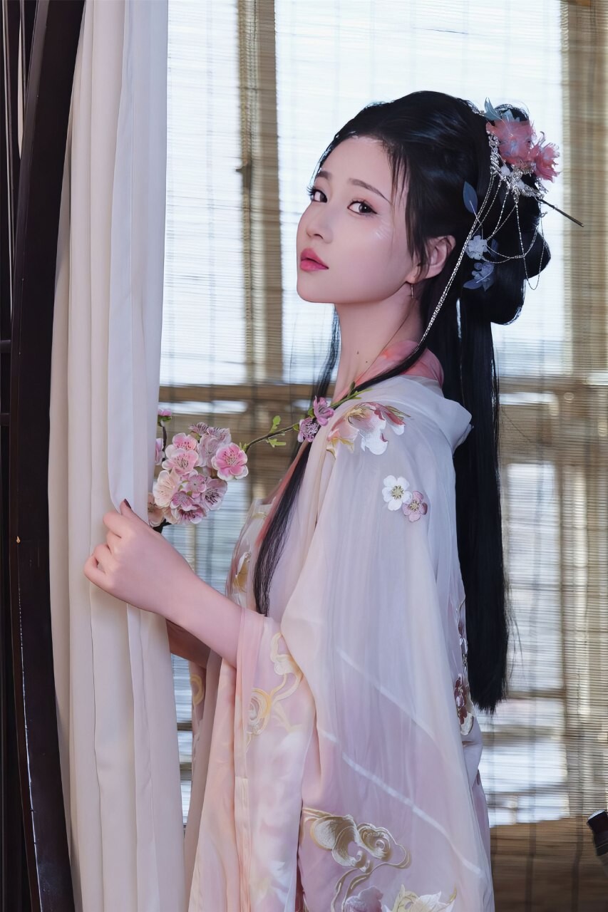 霓裳，橙白绽放花之美人