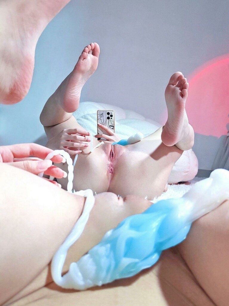 人妻睡裙卖骚的样子可爱又风骚