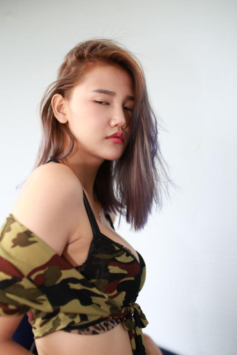 好想蹂躏这个妹子啊