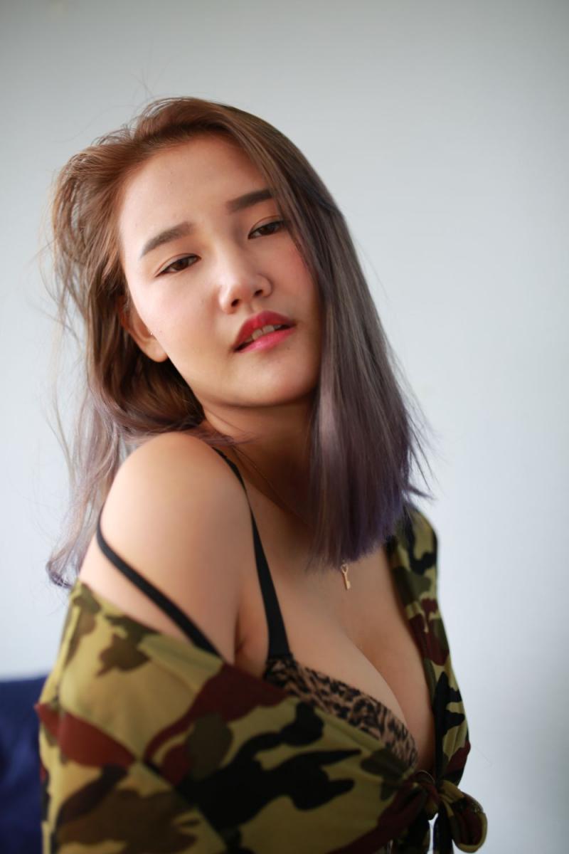 好想蹂躏这个妹子啊