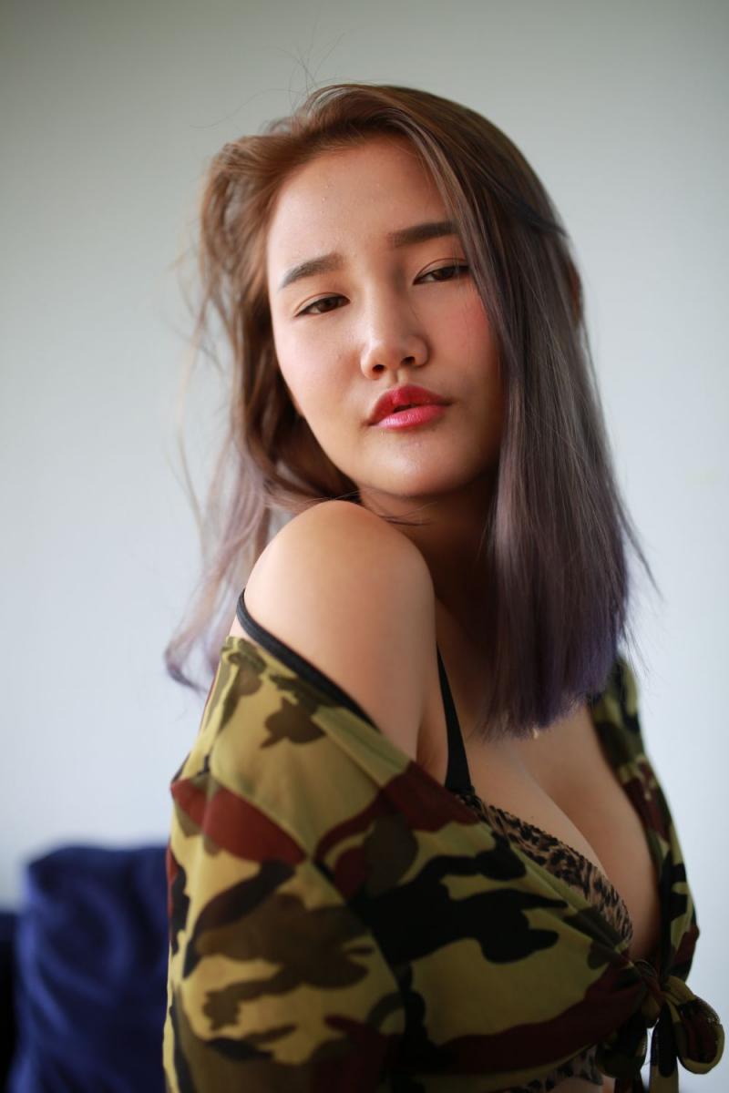好想蹂躏这个妹子啊