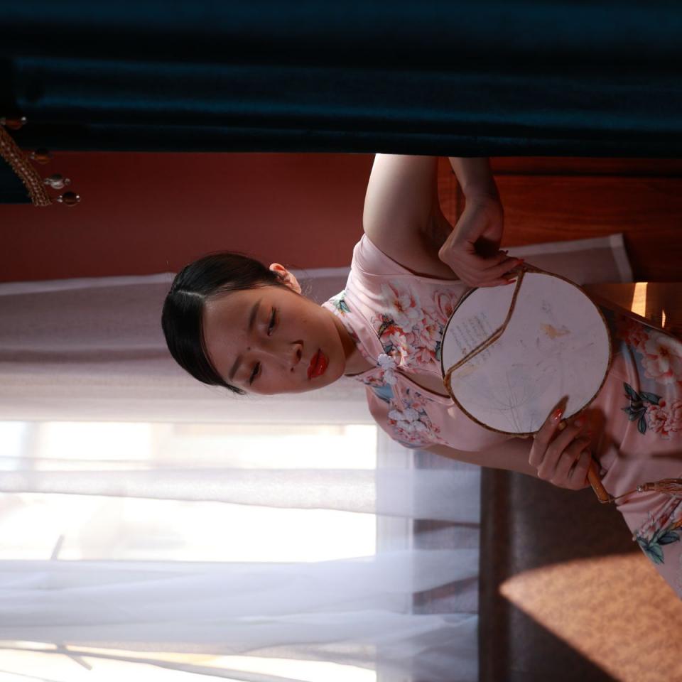 旗袍少妇能感觉到那份美妙不