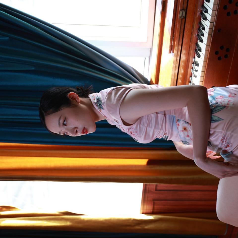旗袍少妇能感觉到那份美妙不