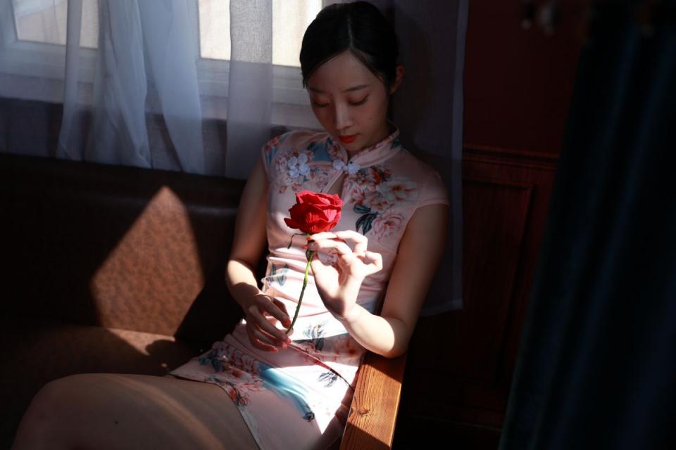 旗袍少妇能感觉到那份美妙不