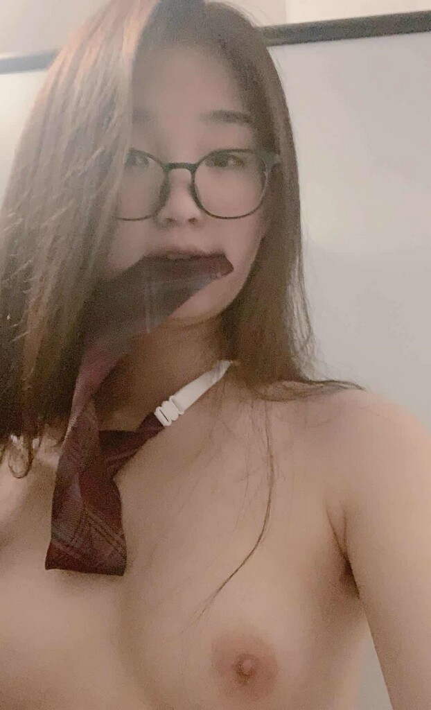 骚货人妻，屄毛旺盛，性欲望十分强