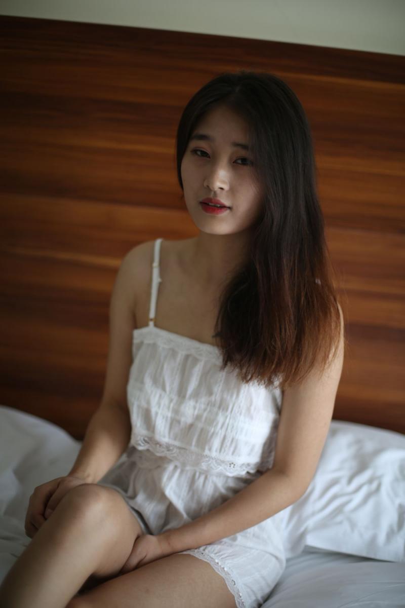 小姐姐的美穴真想来上一口