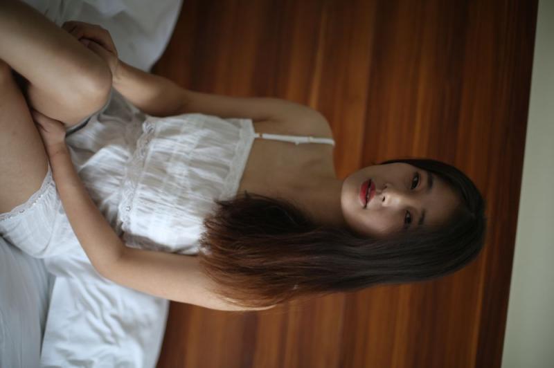 小姐姐的美穴真想来上一口