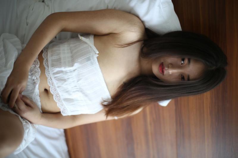 小姐姐的美穴真想来上一口
