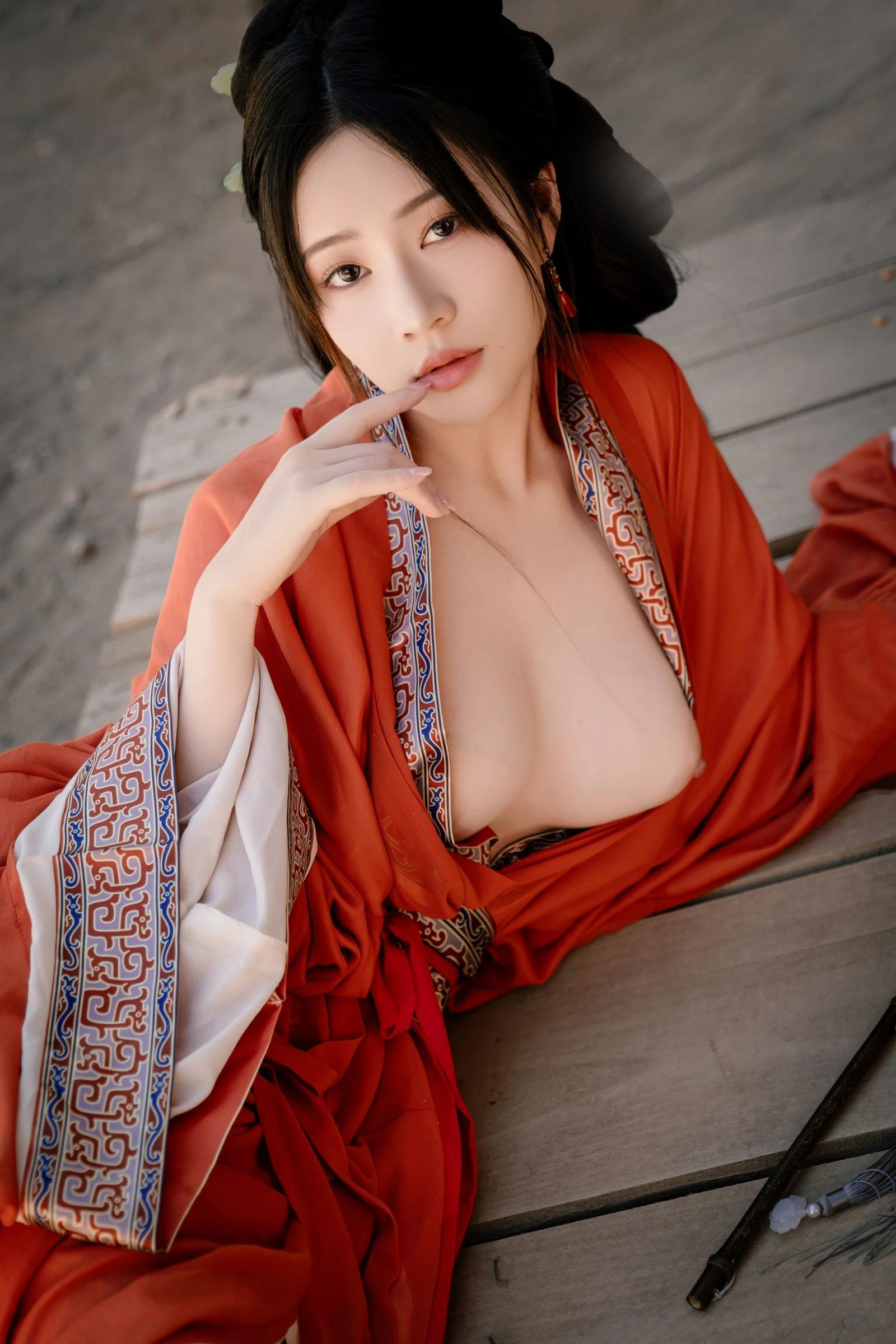战国青楼女子。床上无君子榻上无淑女