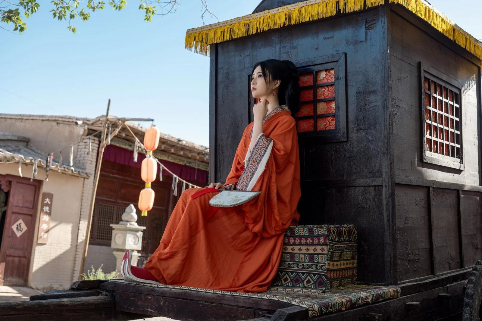 战国青楼女子。床上无君子榻上无淑女