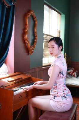 旗袍少妇能感觉到那份美妙不