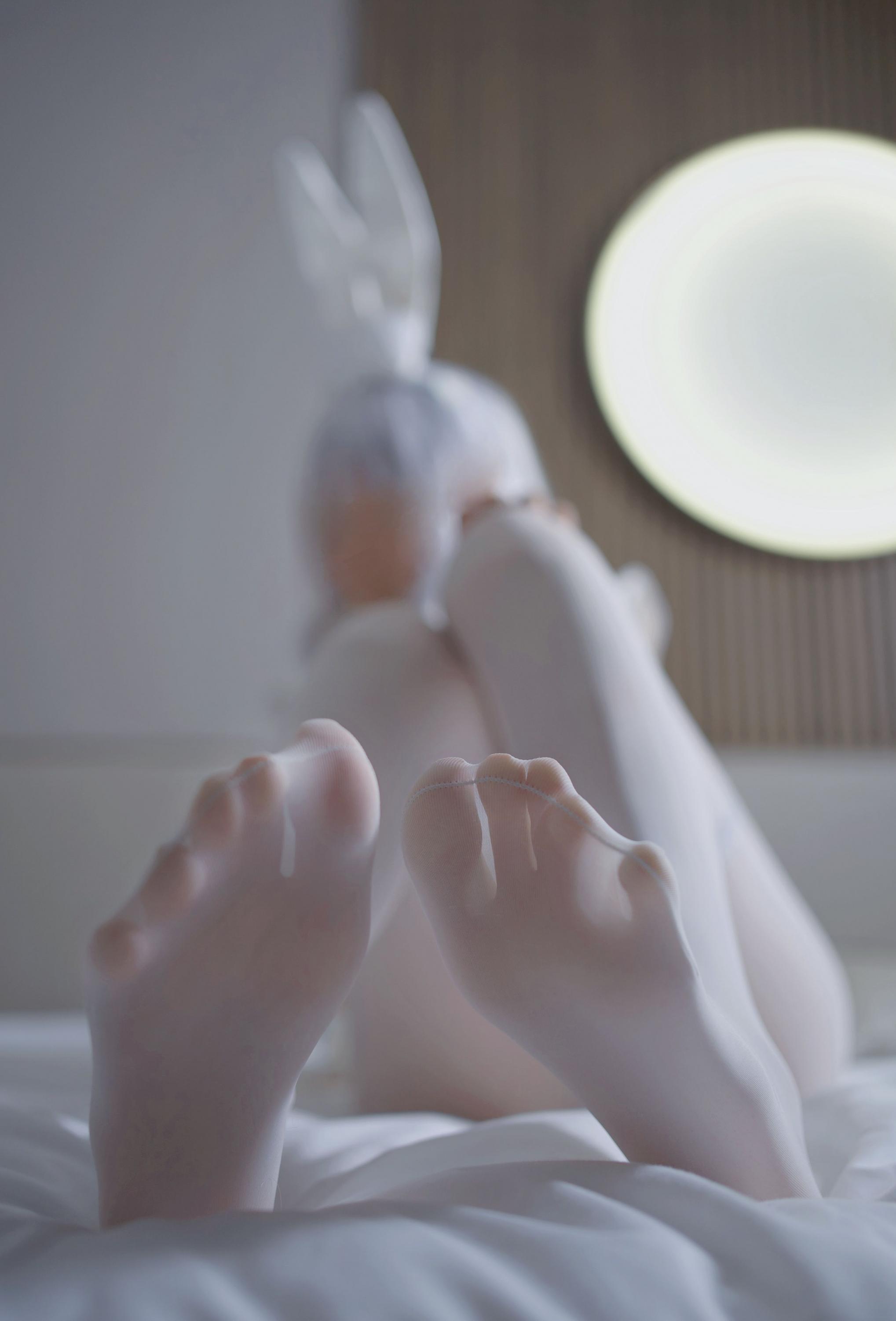 禅院熏-恶毒 懒懒的白兔