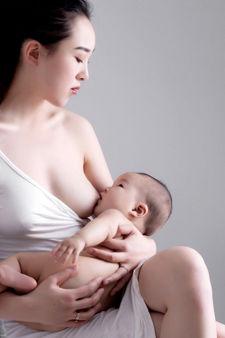 裸体，更多裸体