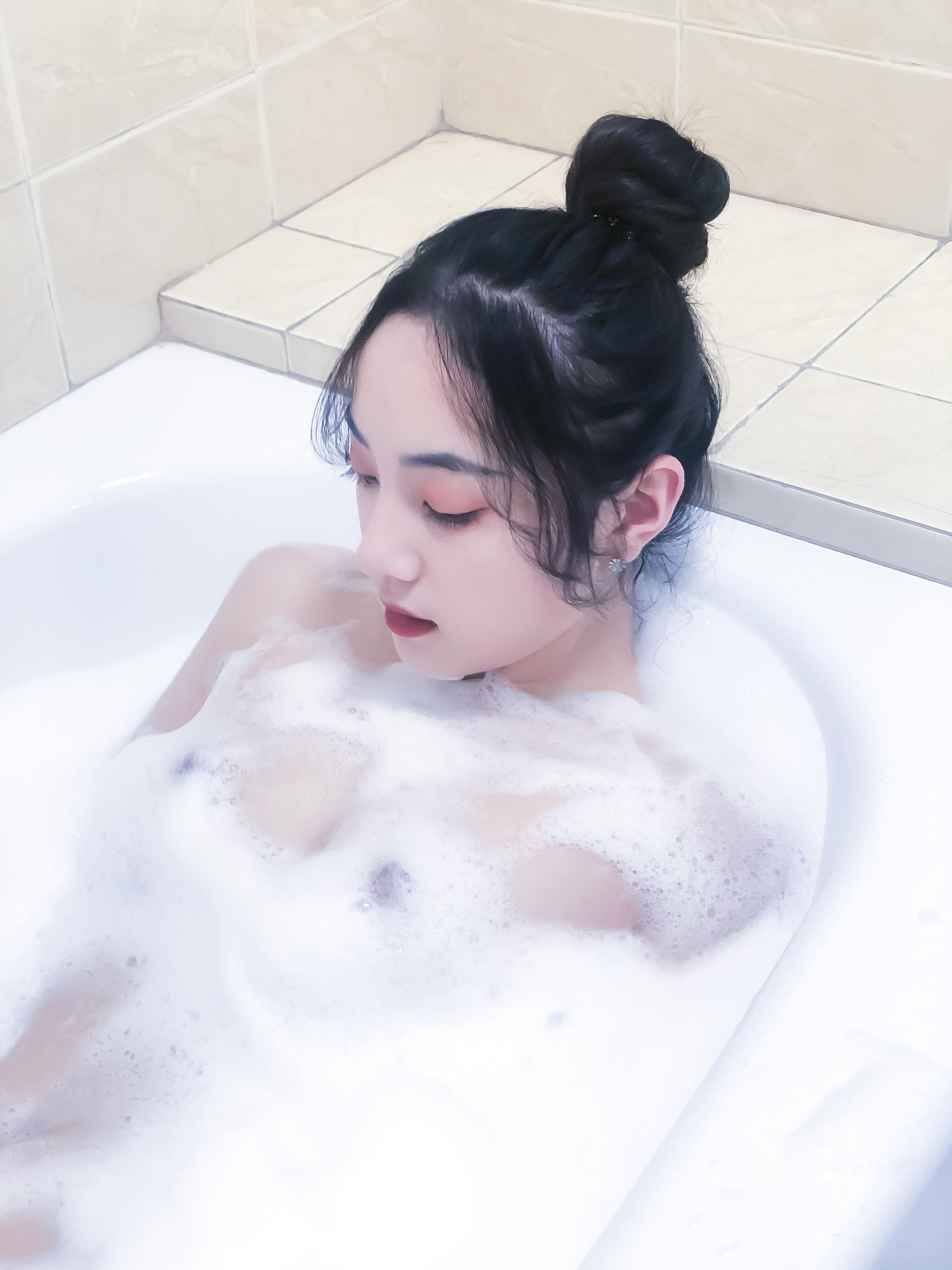 婕哥 - 牛奶浴