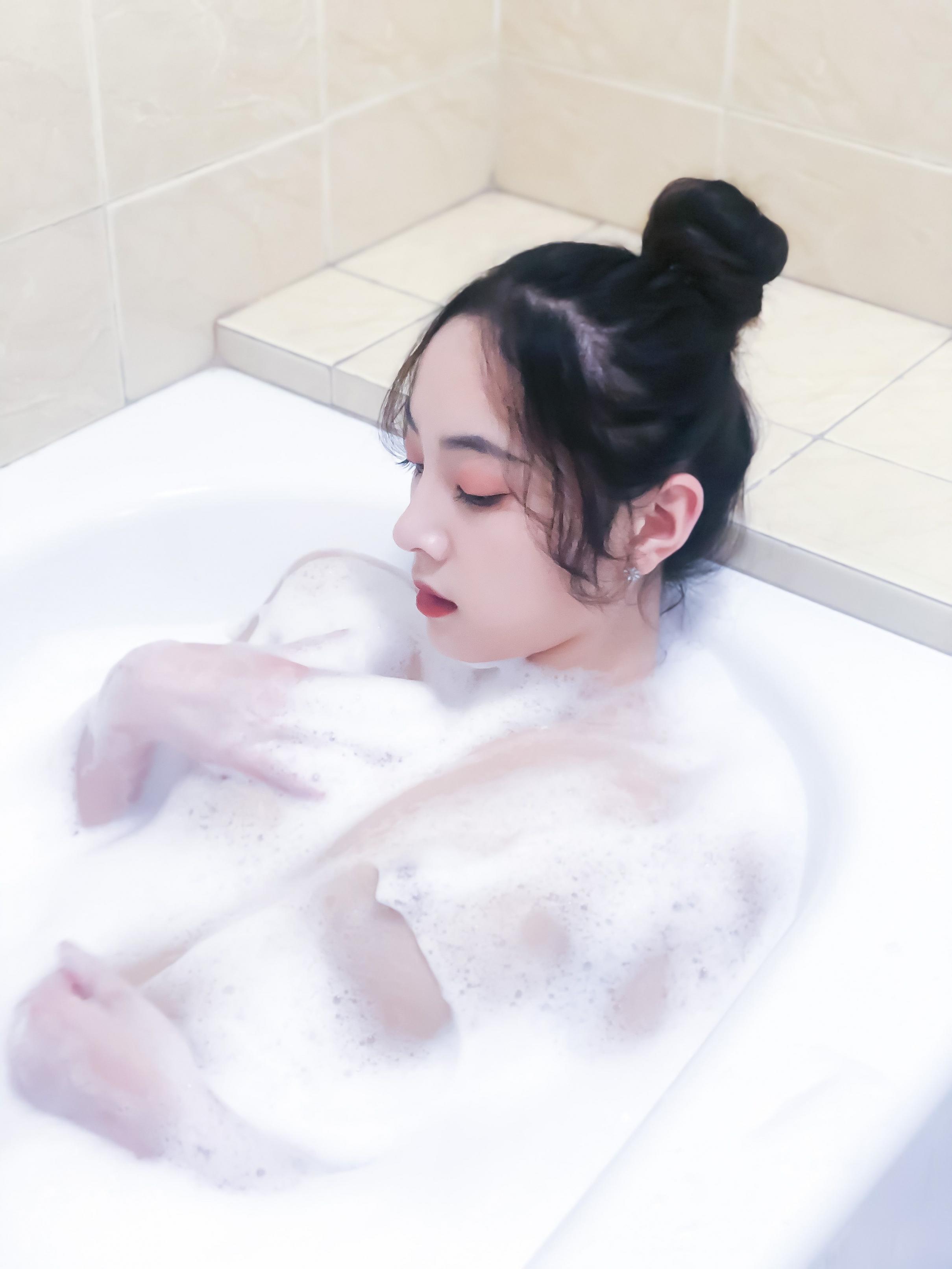 婕哥 - 牛奶浴