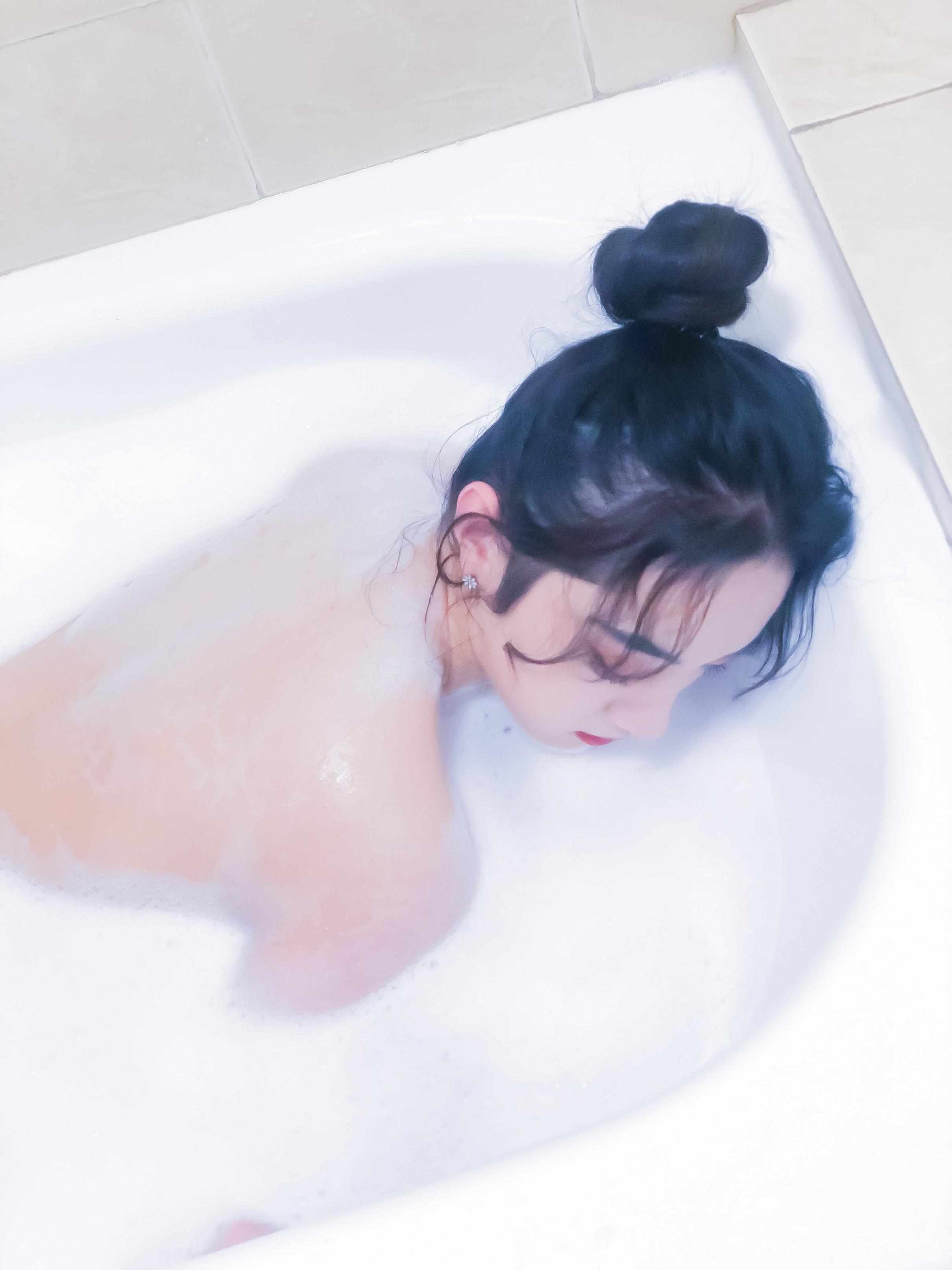 婕哥 - 牛奶浴