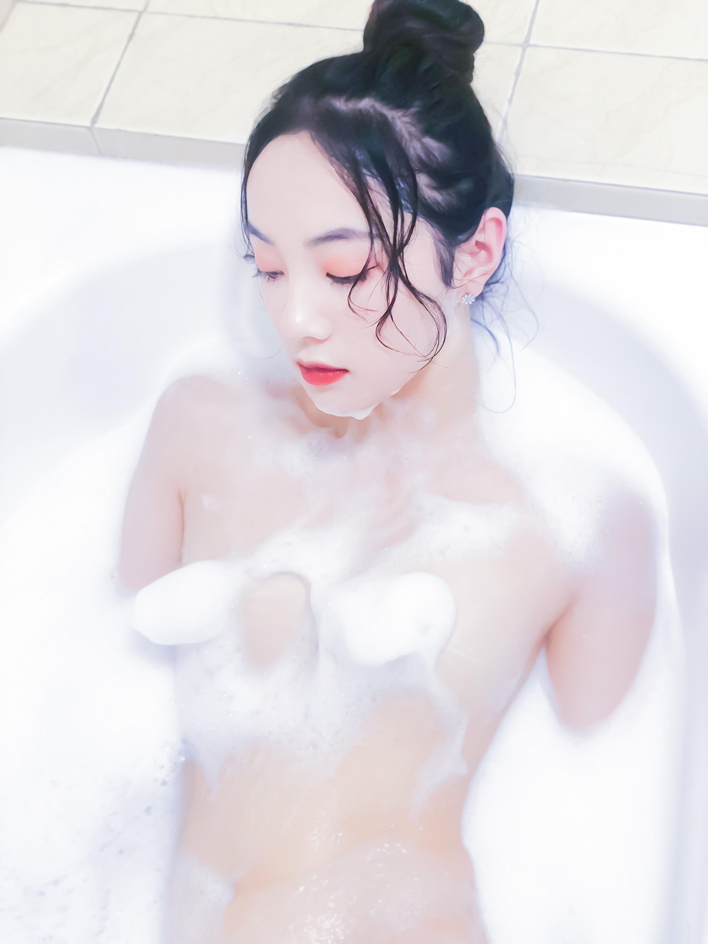 婕哥 - 牛奶浴