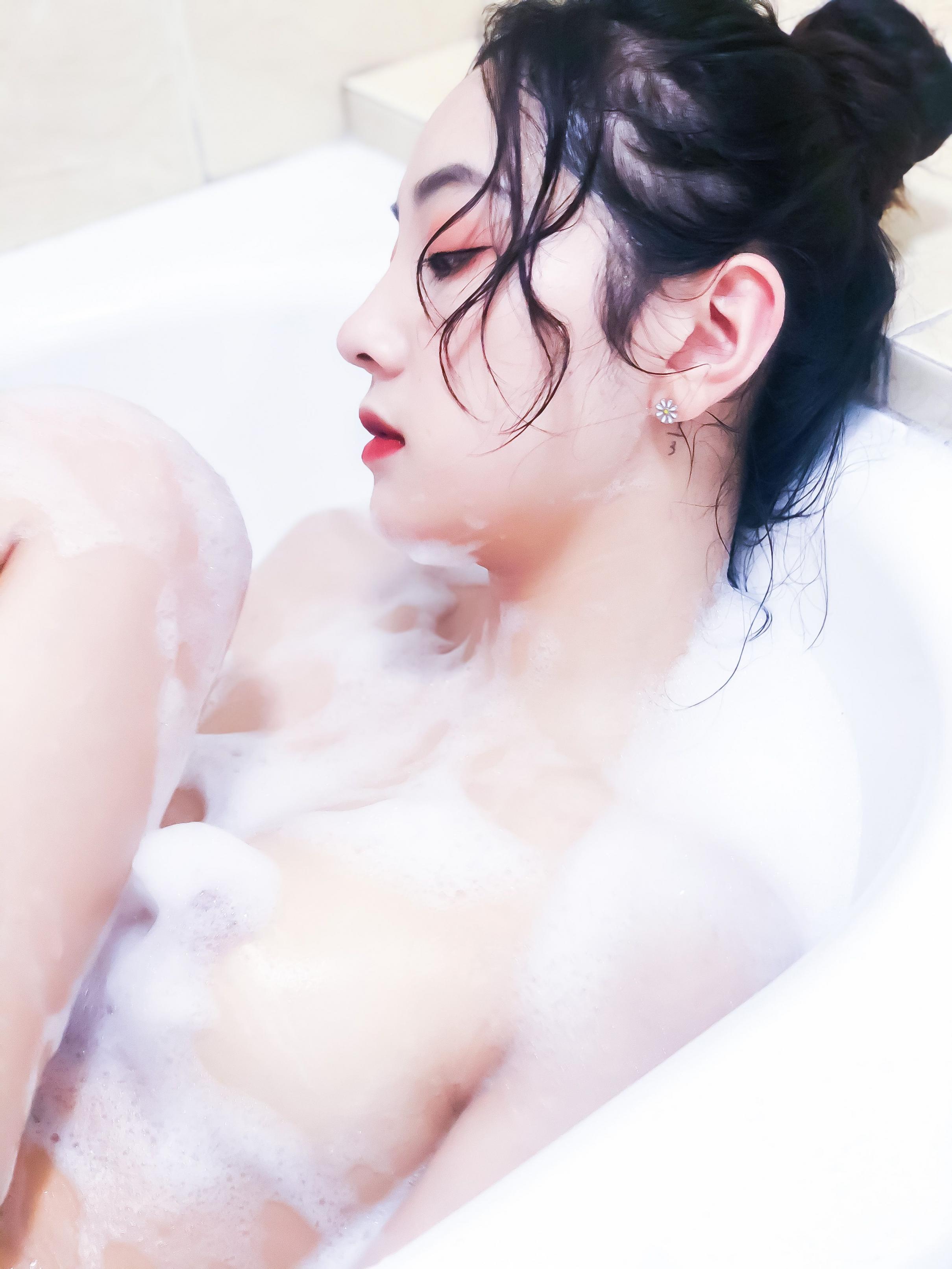 婕哥 - 牛奶浴