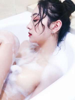婕哥 - 牛奶浴