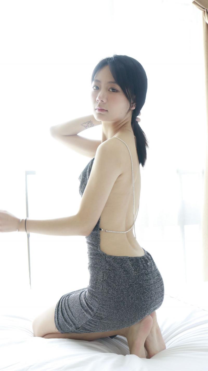 仪态优美的清纯妹子