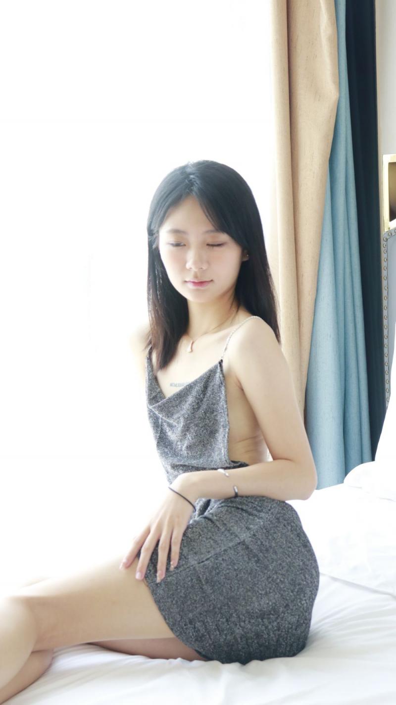 仪态优美的清纯妹子