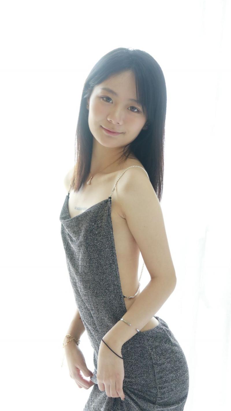 仪态优美的清纯妹子