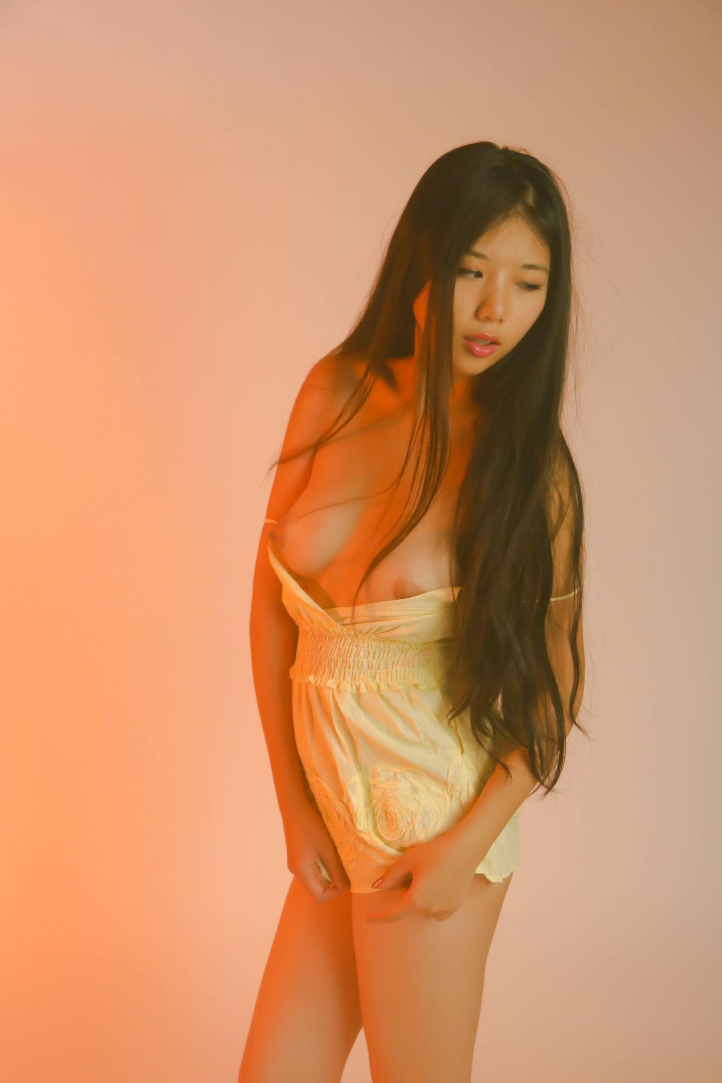 新加坡模特Fiona人体私拍套图