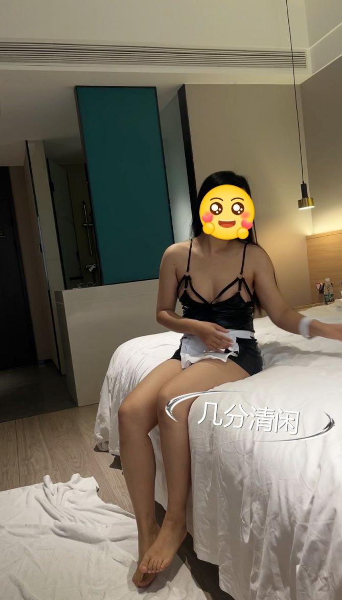 哟，兔女郎小母狗
