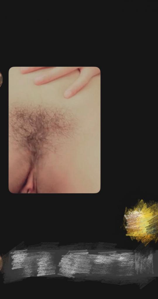 哄到了一个大学小妹妹的私照，好嫩啊！～