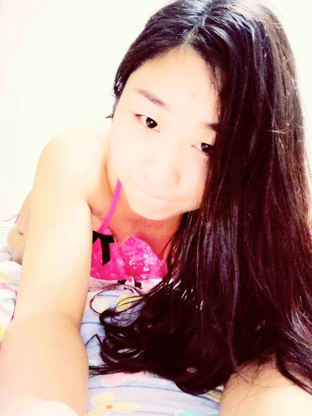 骚屄老婆魅岚发骚自拍