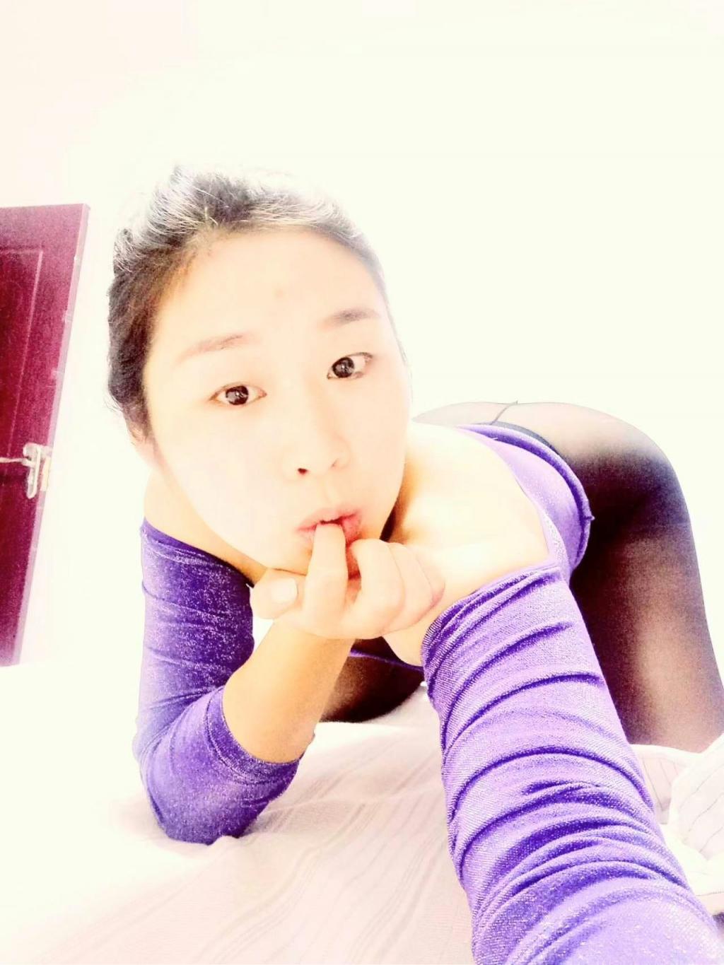 骚屄老婆魅岚发骚自拍