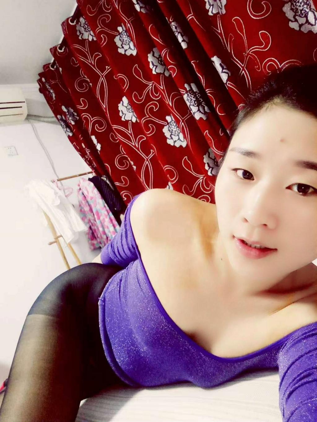 骚屄老婆魅岚发骚自拍