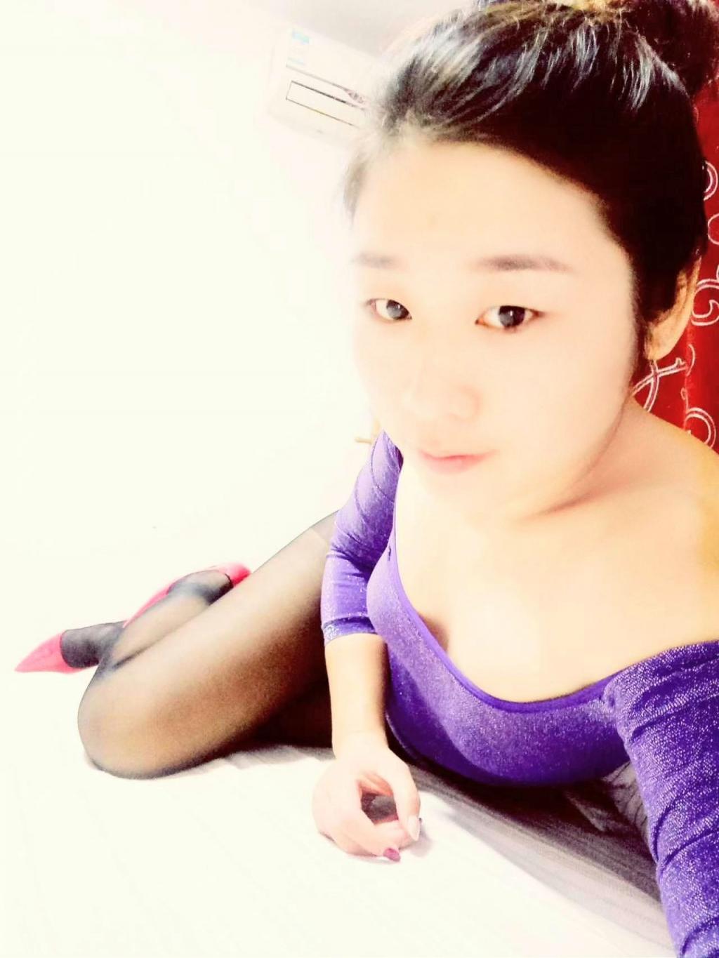 骚屄老婆魅岚发骚自拍