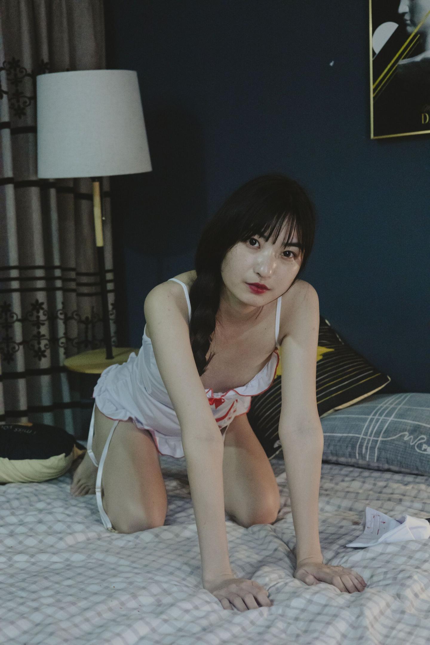 国模小熊人体私拍套图