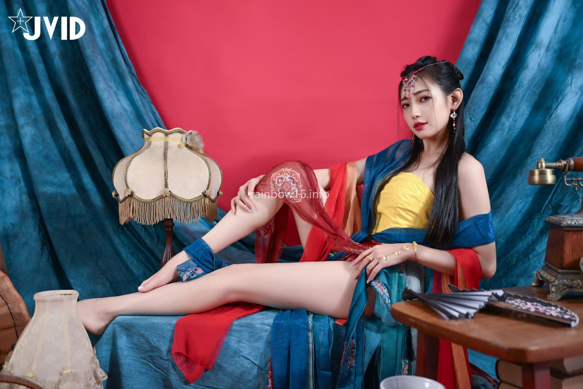 夏暮光，裸体女神敦煌风格造型