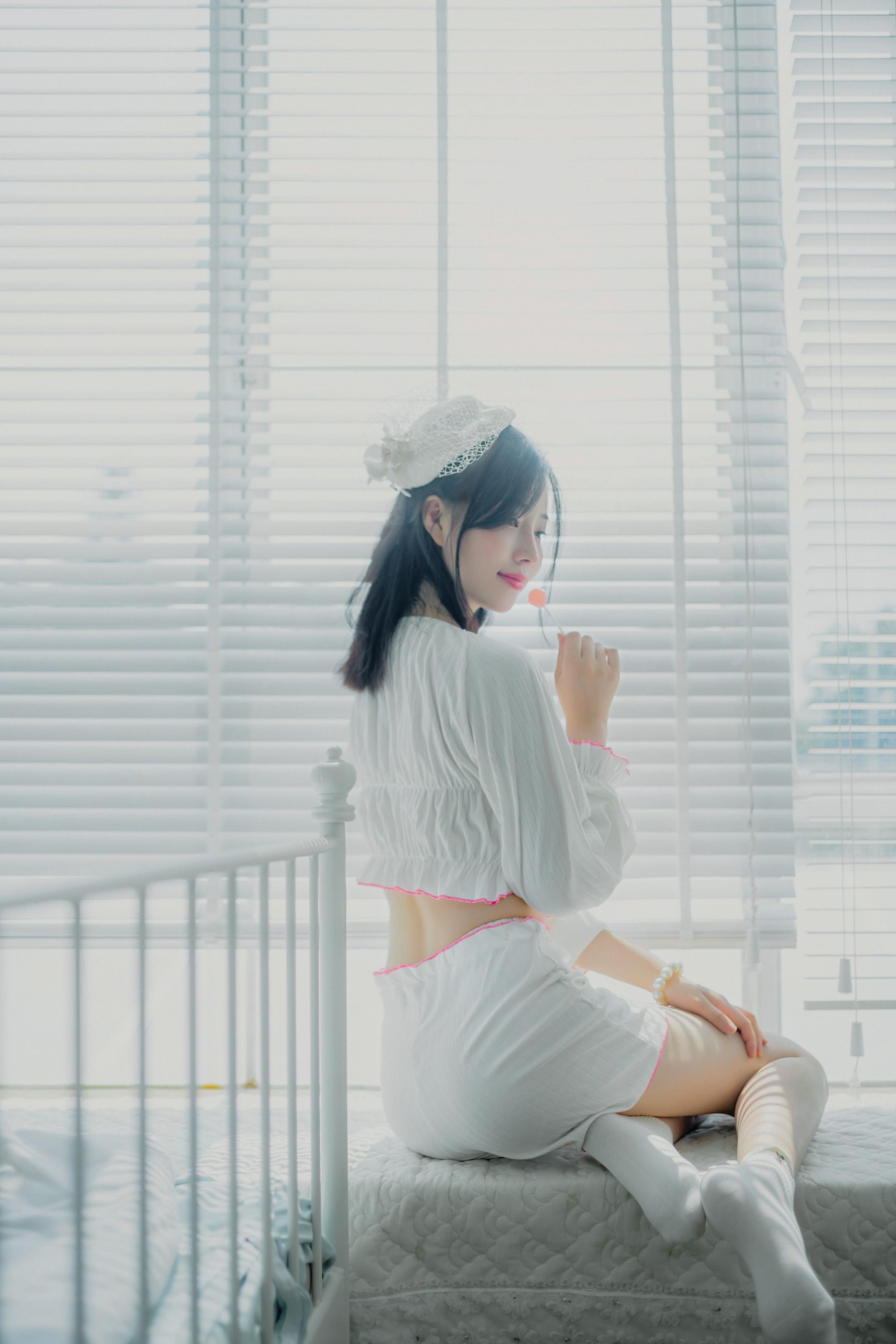 年年少女 - 棒棒糖少女，我也喜欢吃棒棒糖