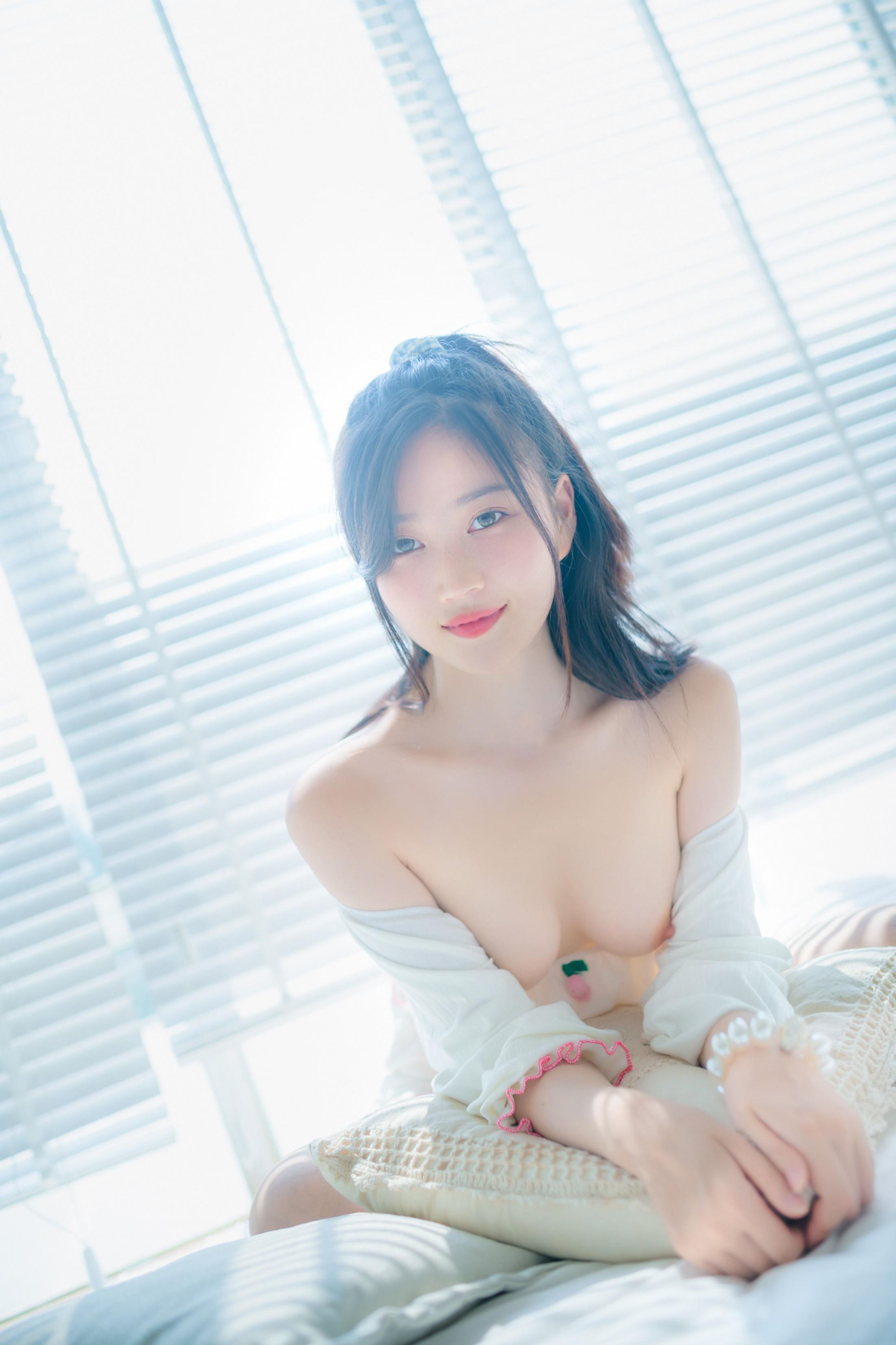 年年少女 - 棒棒糖少女，我也喜欢吃棒棒糖