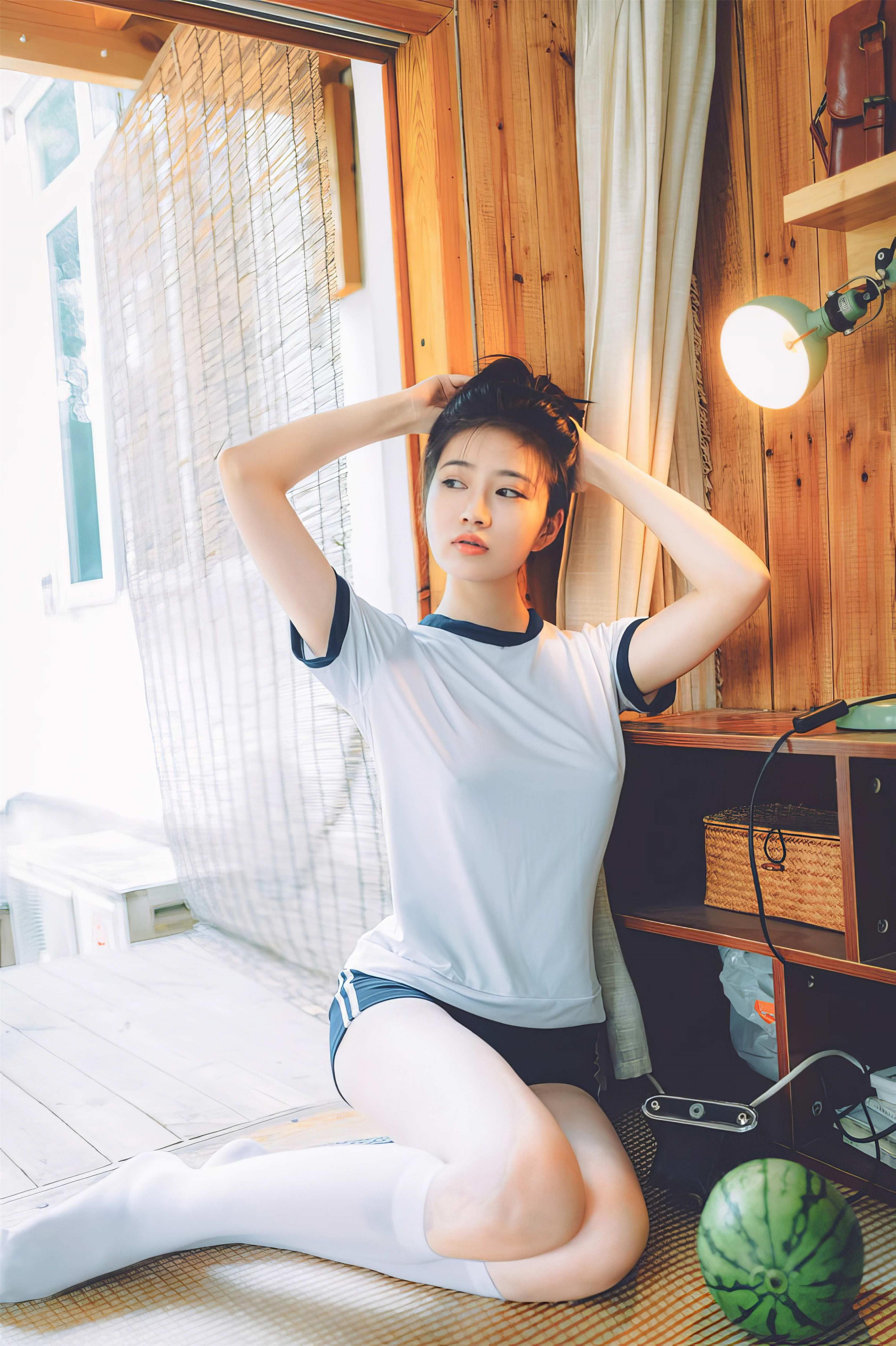 年年少女 - 运动服，轻松氛围完美笑容