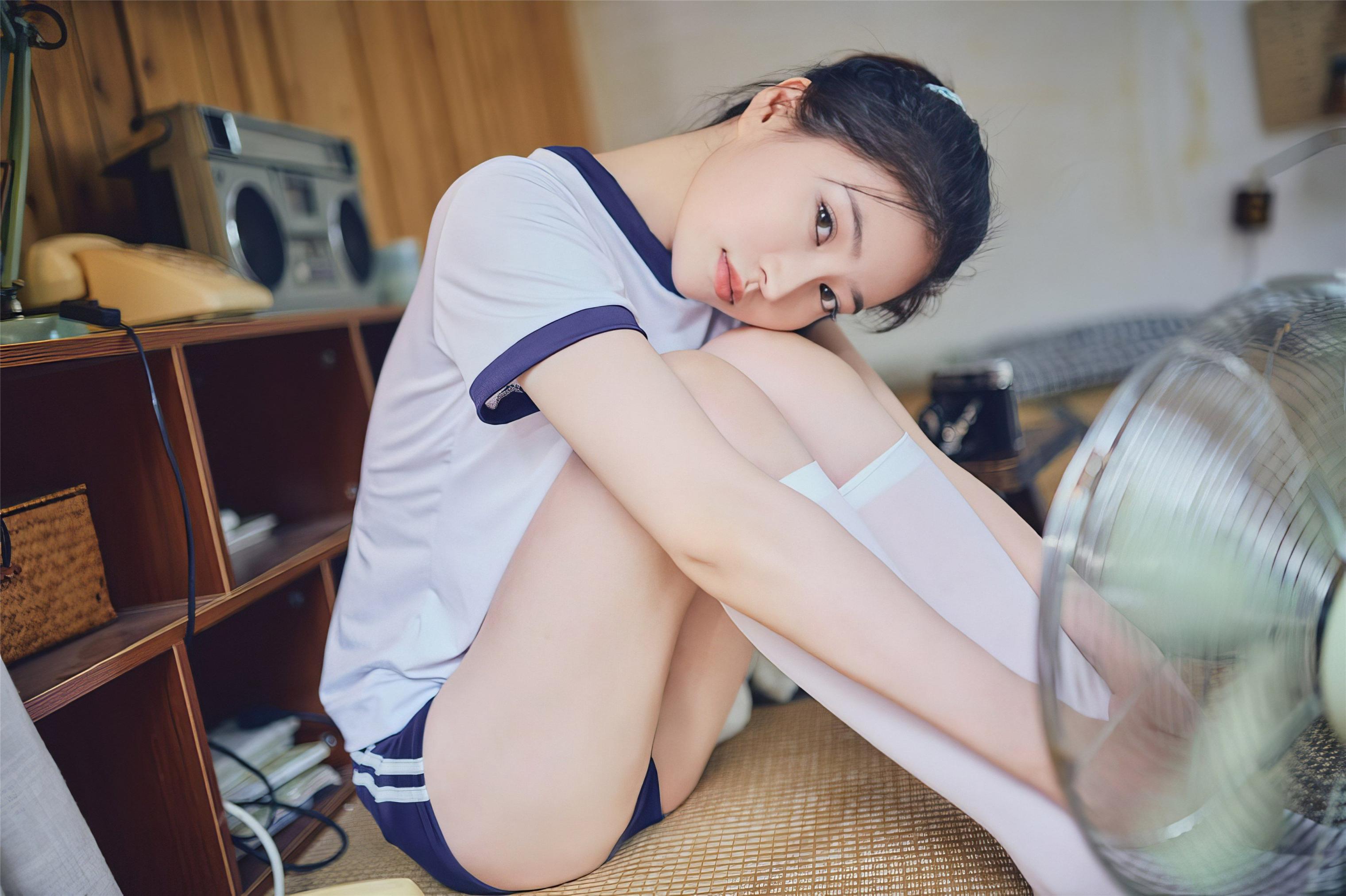 年年少女 - 运动服，轻松氛围完美笑容