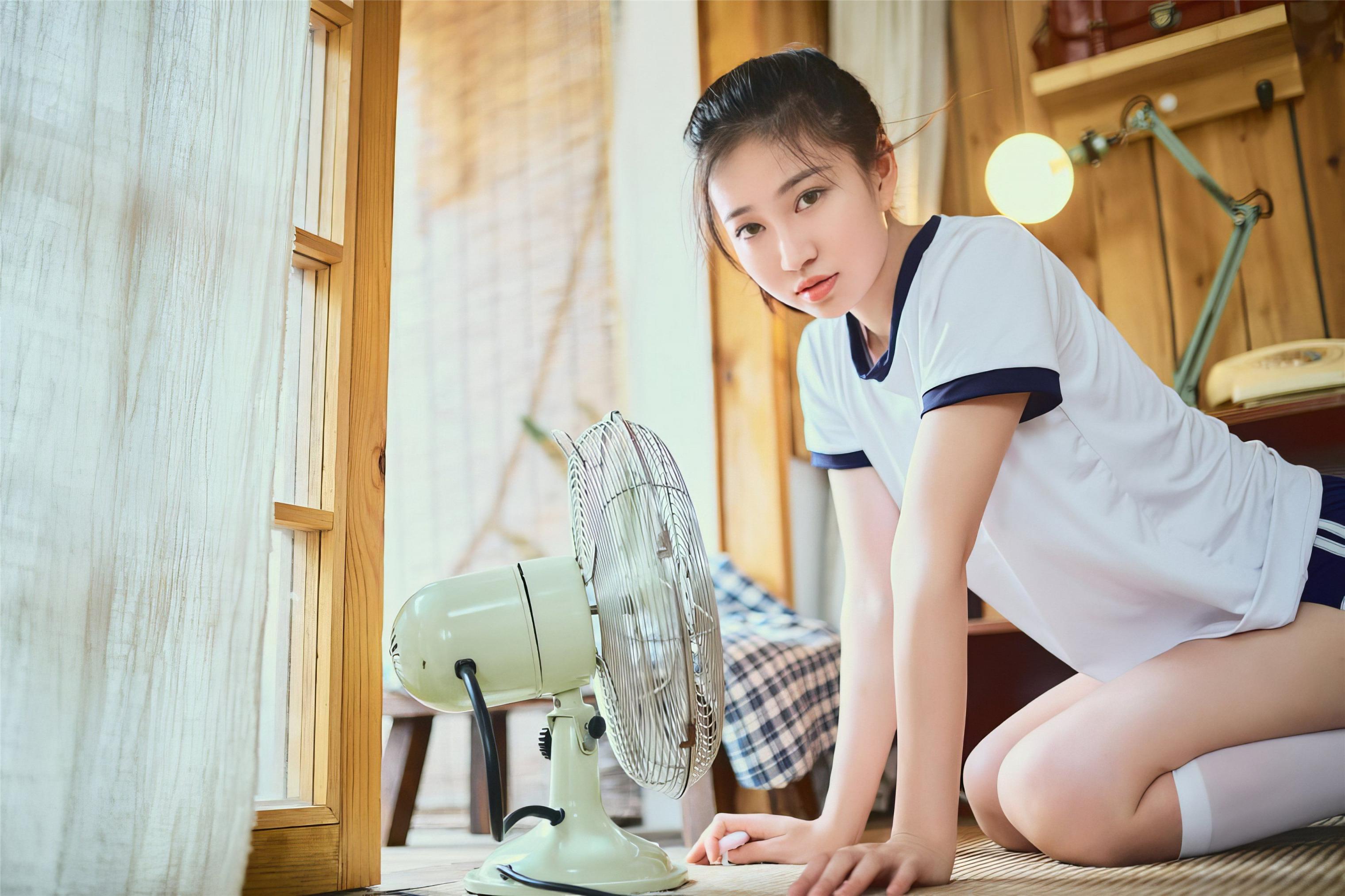 年年少女 - 运动服，轻松氛围完美笑容