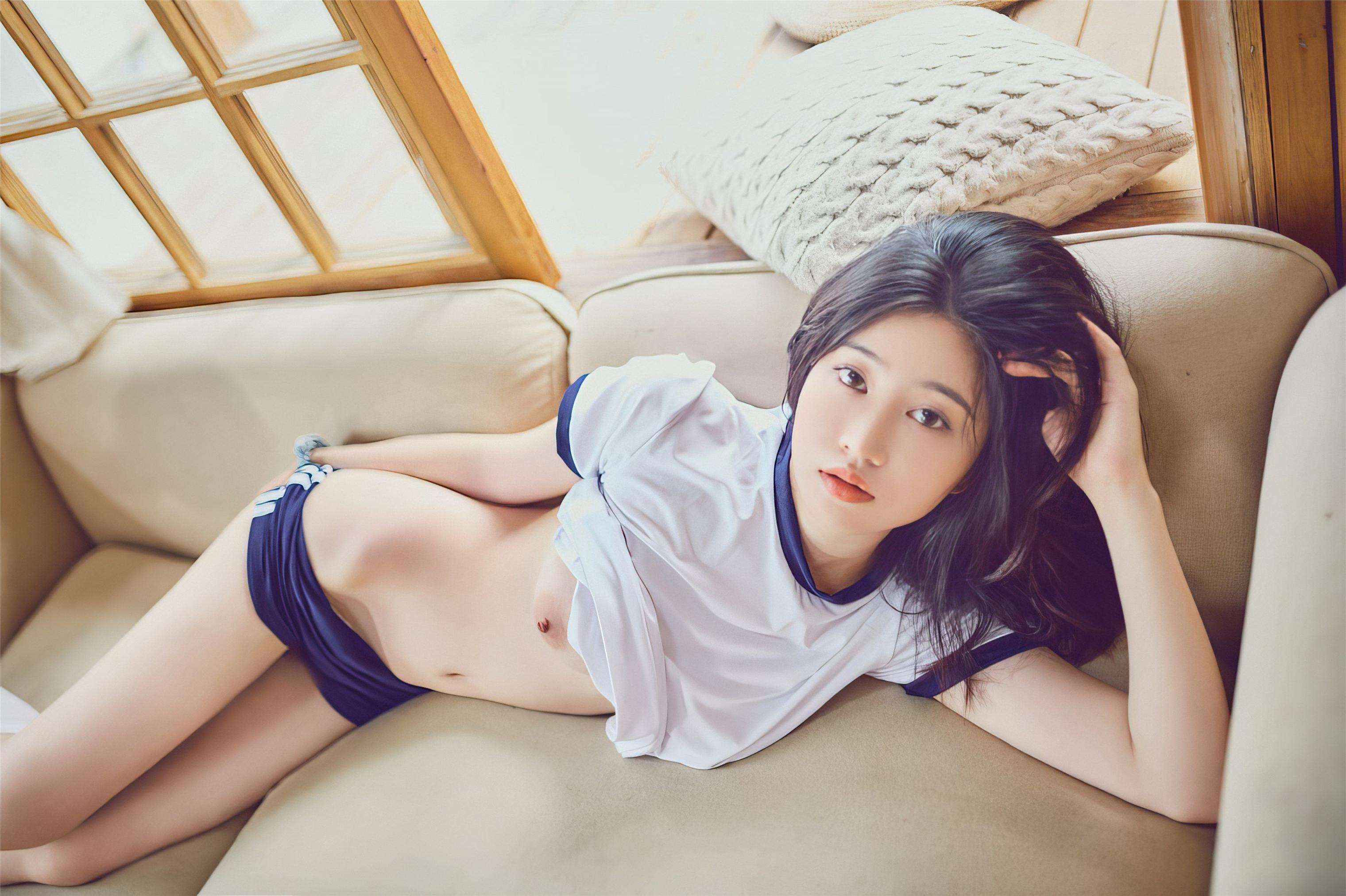 年年少女 - 运动服，轻松氛围完美笑容