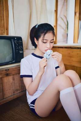 年年少女 - 运动服，轻松氛围完美笑容